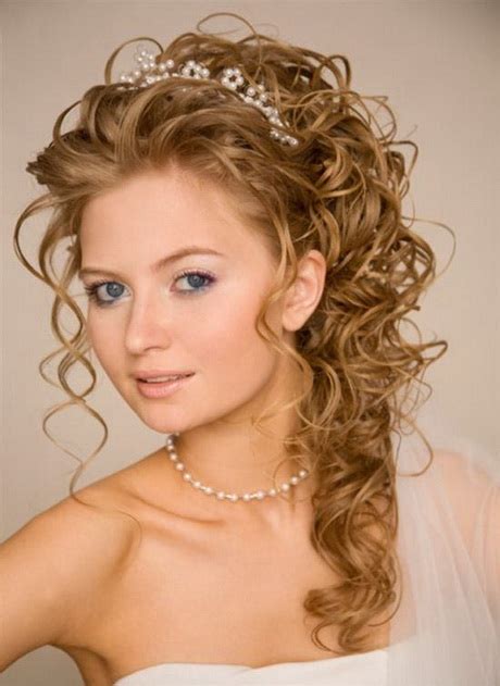 nice hairstyles for curly hair