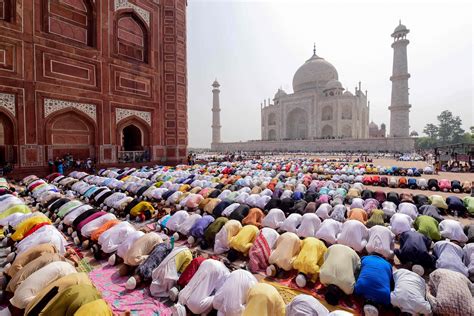 muslims   world celebrate eid al fitr oman observer