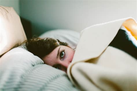 10 thoughts everyone has before getting out of bed