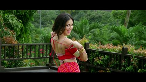 Hot Babe Sunny Leone Showing Her True Colour Youtube