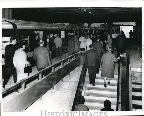 press photo passengers fill zuidplein station  rotterdam subway historic images