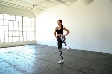 Warmup Exercise 1 Hip Circles Jen Selter Lower Body And Butt Workout