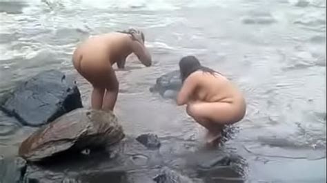 2992477 Two Indian Mature Womens Bathing In River Naked Xnxx