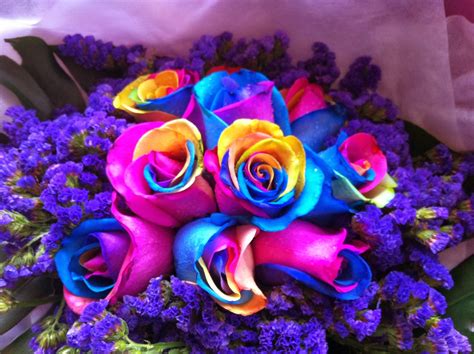 De Floral Gallery Rainbow Roses