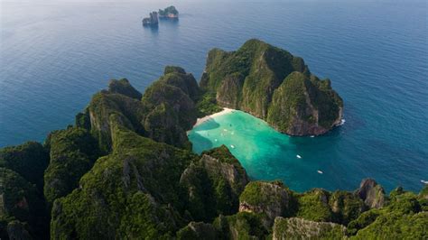 Explore The Emerald Waters Of Thailand S Phuket Island By
