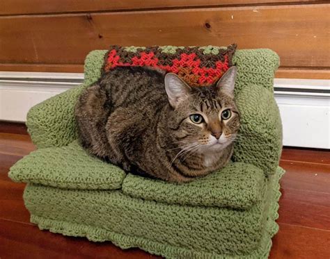 how to make a crocheted couch for your kitty craft frankie magazine