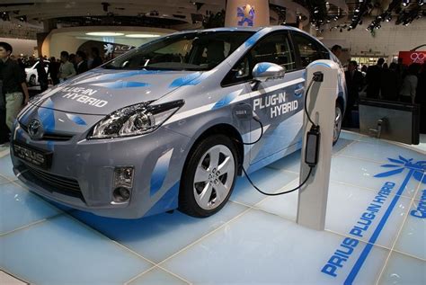 hybrid  plug  hybrid vehicles benefits  downsides car  japan