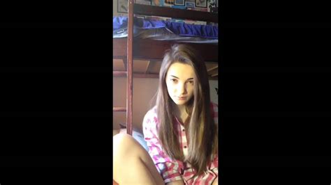 15 летняя школьница девственница отвечает на вопросы в Перископ youtube