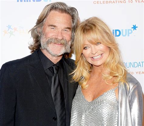 Goldie Hawn Kurt Russell Snuggled Up To Watch Overboard Romance