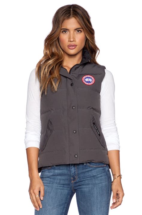 canada goose freestyle vest in gray graphite lyst