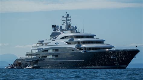 luxury super yacht serene photo  victor davare vancouver island photography yacht