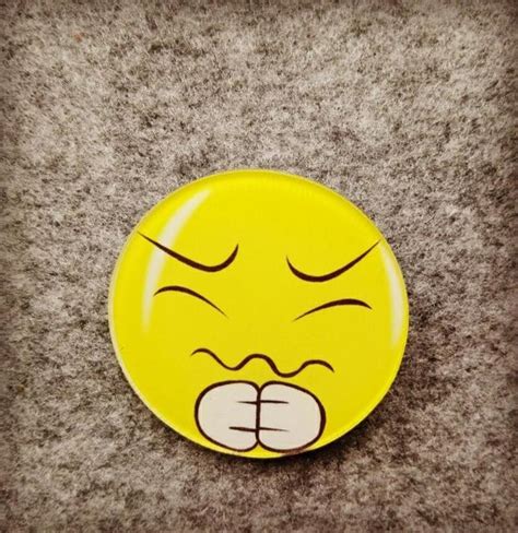 1pc qq face smile brooch badges backpack fashion acrylic badge classic