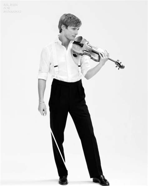 bradley james amazing what a violin will do for a man s sex appeal music pinterest ナルニア