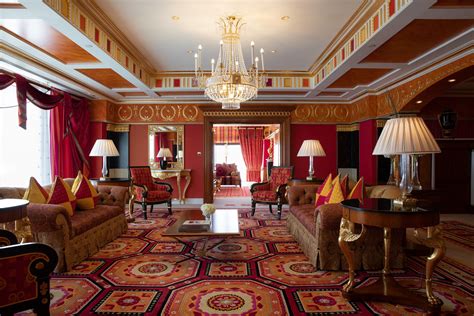 burj al arab  dubai emirats arabes unis hotel de luxe lv creation