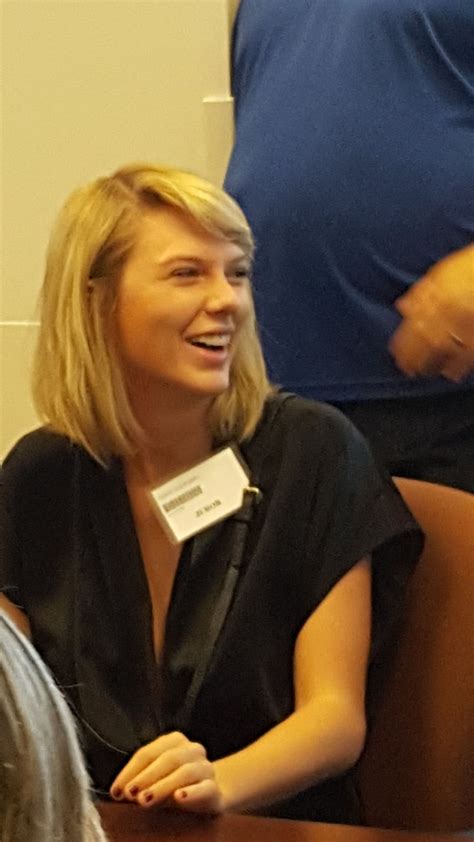 taylor swift at jury duty in nashville 08 29 2016 hawtcelebs