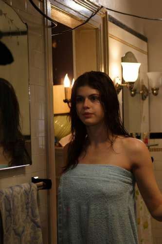 Celebrity Pictures And Biography Alexandra Daddario