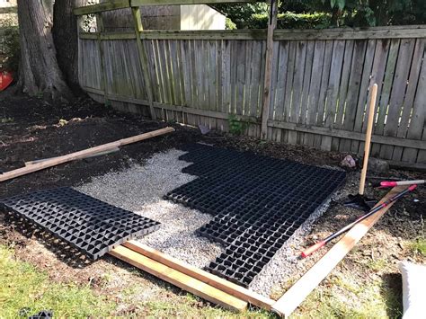 install  hot tub   backyard