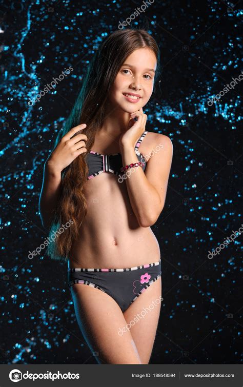hermosa adolescente desnuda retrato una hermosa niña con cuerpo delgado negro bastante joven