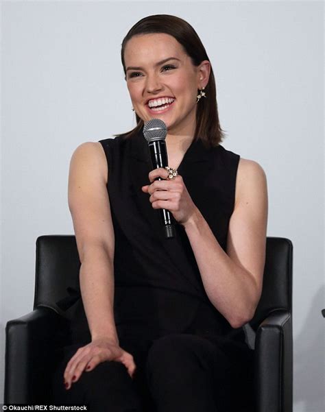 Star Wars The Force Awaken S Daisy Ridley Says Great Uncle Was In Dad