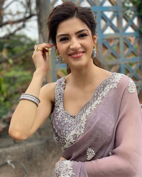 Mehreen Pirzada Defines Grace In This Pearl Embroidered Lilac Saree