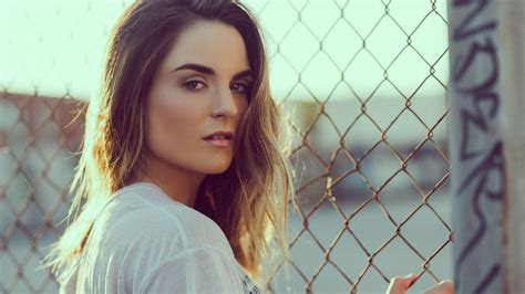 Jojo S New When Love Hurts Video Will Have You Dancing With Your