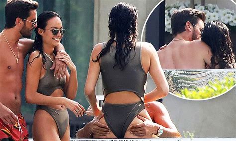 exclusive pictures scott disick the sex addict strikes again kourtney kardashian s ex dumps
