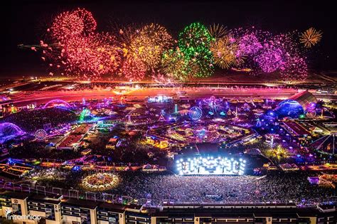 mind blowing stages  edc las vegas  event review raverrafting