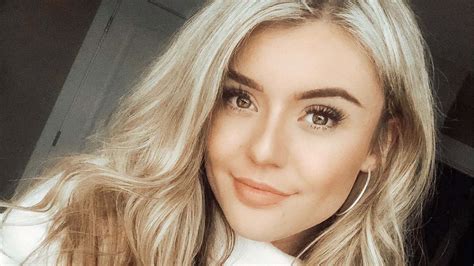 twitch streamer brookeab signs  uta exclusive  hollywood reporter