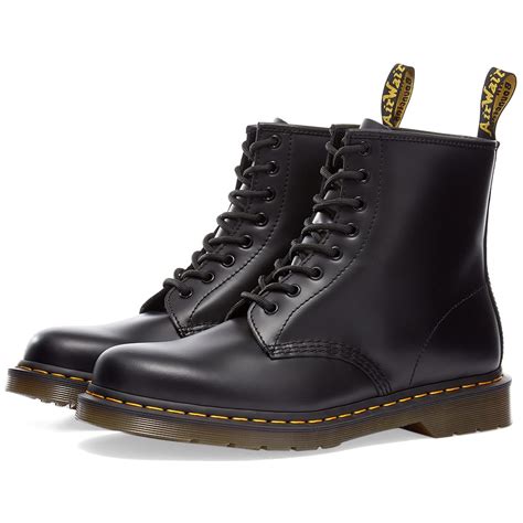 dr martens  smooth leather boot black smooth