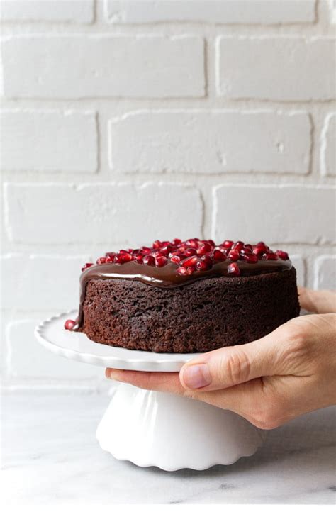 18 easy and delicious small cake recipes to serve two