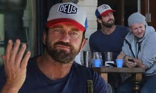 Gerard Butler Bonds With His Buddies In Bondi As He Takes A Break From