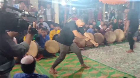 Pertunjukan Kesenian Daerah Aceh Adu Keberanian Dan Unjuk Skill Youtube