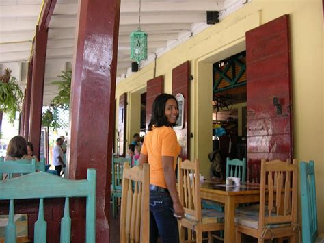blogging away in cabrera ville ponderosaland dominican