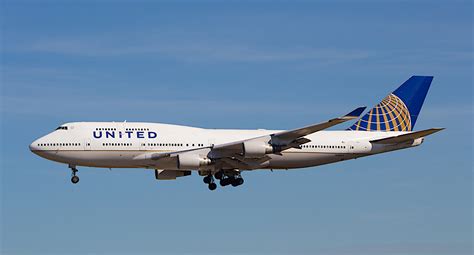 united airlines to use food scraps for renewable jet fuel