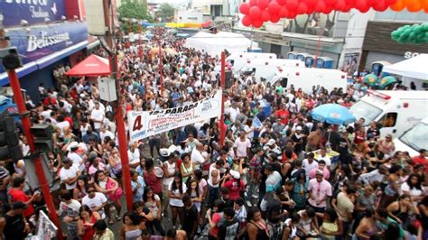 Parada Gay Atrai Multidão E Lota O Bairro De Madureira