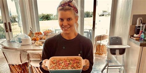 Jessica Simpson 39 Posts Makeup Free Photo To Instagram