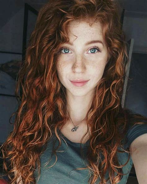 Long Red Hair Girls With Red Hair Super Long Hair Redheads Freckles