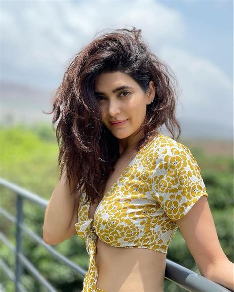 Karishma Tanna Flaunts Her Toned Abs In Sexy Outfits See The Diva Slay