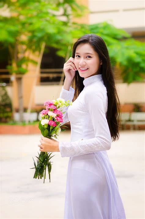 「áo dài trắng flickr」の画像検索結果 アオザイ、アジアの女性