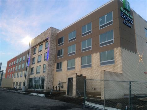 holiday inn express  suites