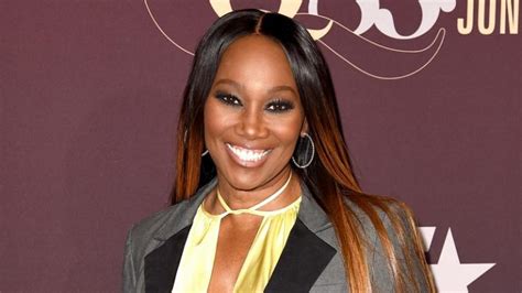 yolanda adams gives advice for how to guard your peace and avoid drama
