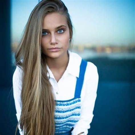 ロシアの美しい女の子の写真 イートローカルネズ