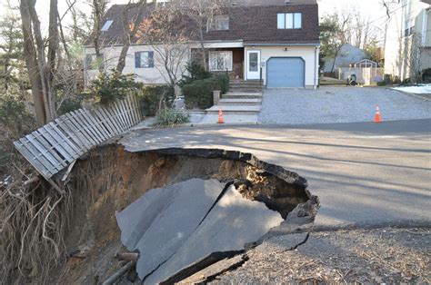 sinkhole   jersey  evacuations picture incredible