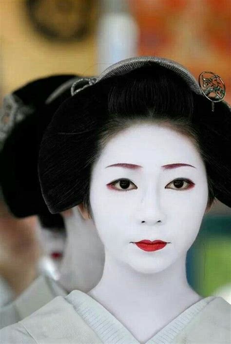 yukina known as kikuyu while a maiko and geiko 芸者、日本の芸者、芸妓