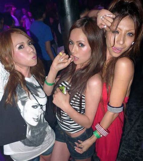Sexy Girls In Chinese Night Clubs 30 Pics