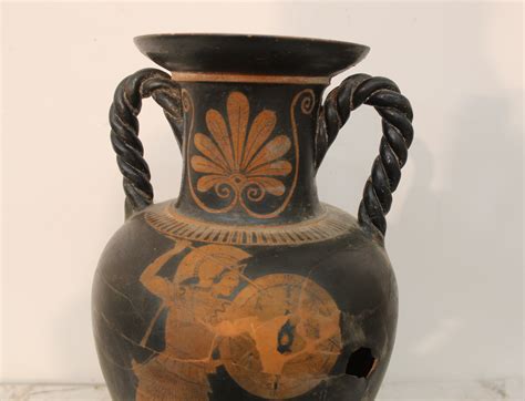 lot  vaso greco unicart auctions