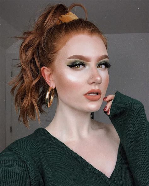 𝓛𝔂𝓭𝓲𝓪 𝓖𝓻𝓪𝔂𝓬𝓮 On Instagram “inspired By Christmas Tones 🎄💚