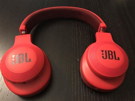 jbl ebt wireless headphone review good sound   modest price techhive
