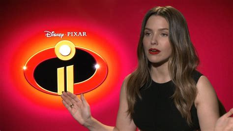 Incredibles 2 Star Sophia Bush Discusses Her Character As A Role