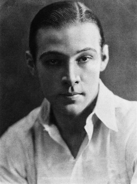 rudolph valentino portraits of the “latin lover ” an early pop icon